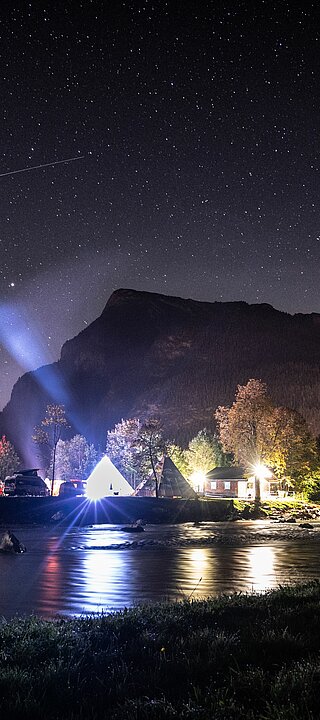 Zeltwiese am Campingplatz Grubhof in der Nacht